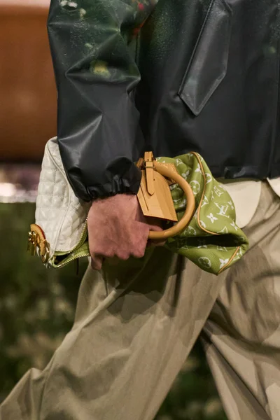 Look 66